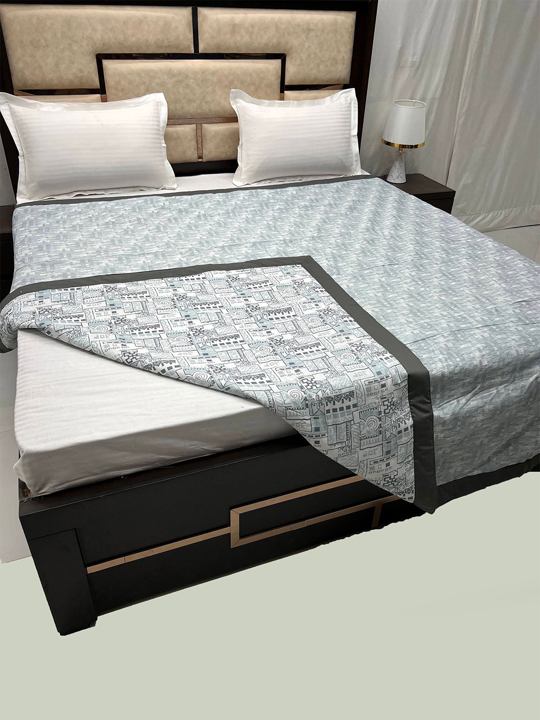 

Pure Decor Grey & White Printed Cotton AC Room 300 GSM Double Bed Dohar