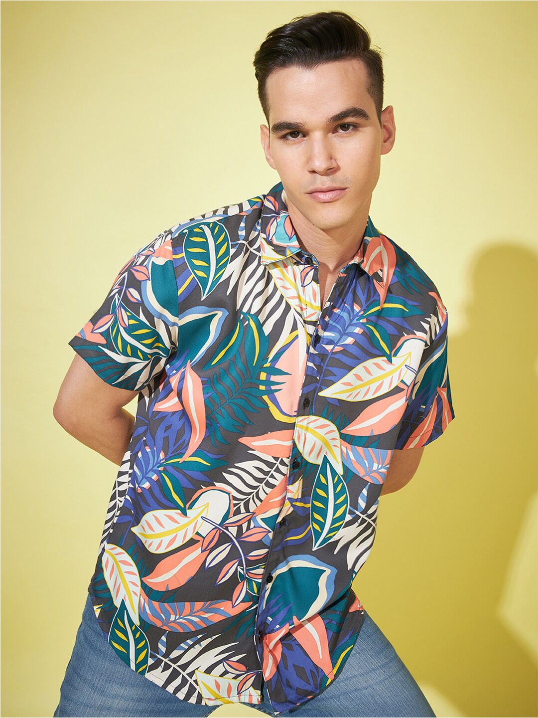 

Cation Men Brown & Green Tropical Printed Relaxed Boxy Opaque Casual Shirt