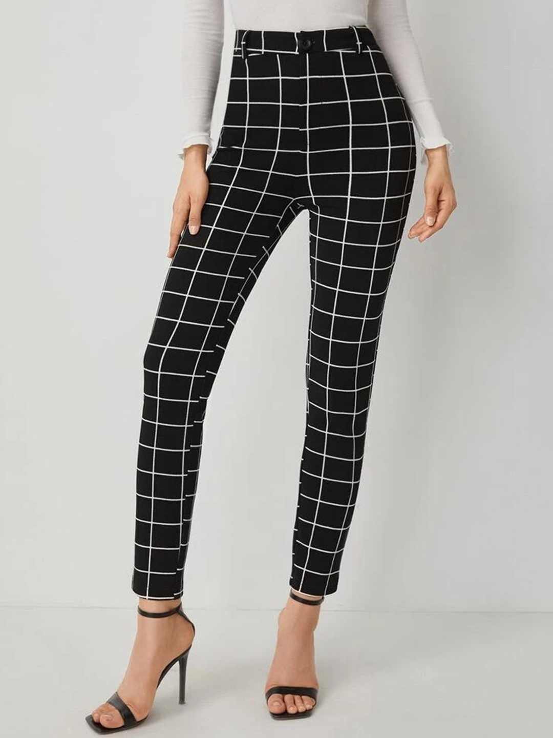 

BAESD Women Checked Relaxed Trousers, Black