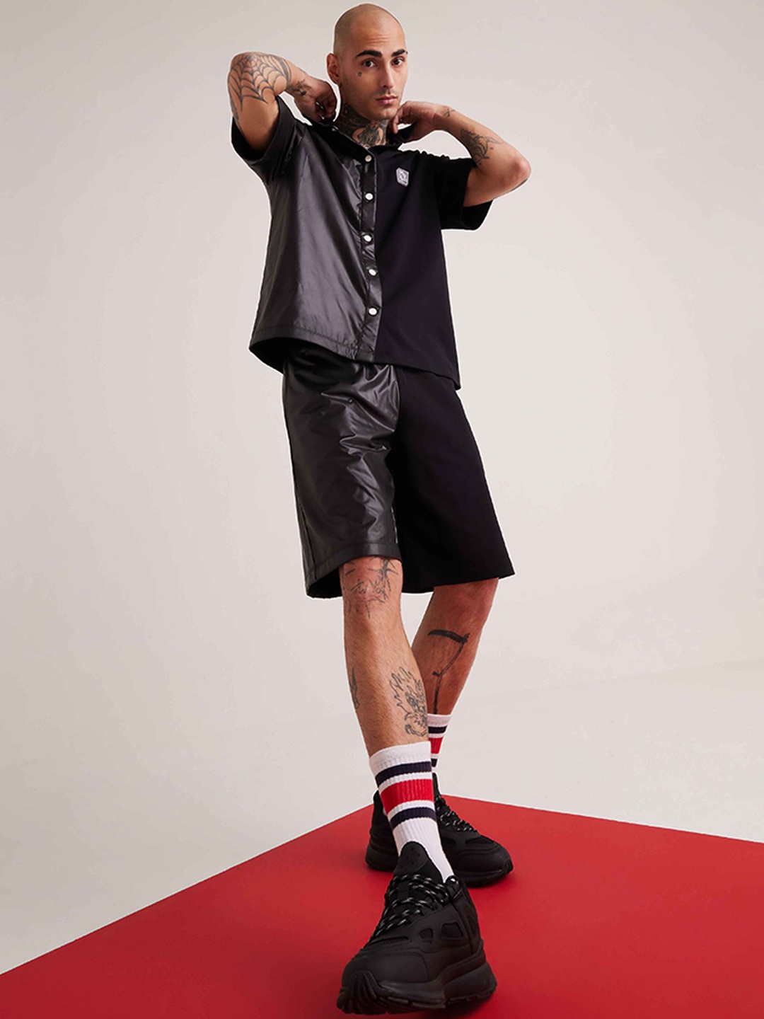 

Muvazo Hood Neck Shirt With Shorts Co-Ords, Black