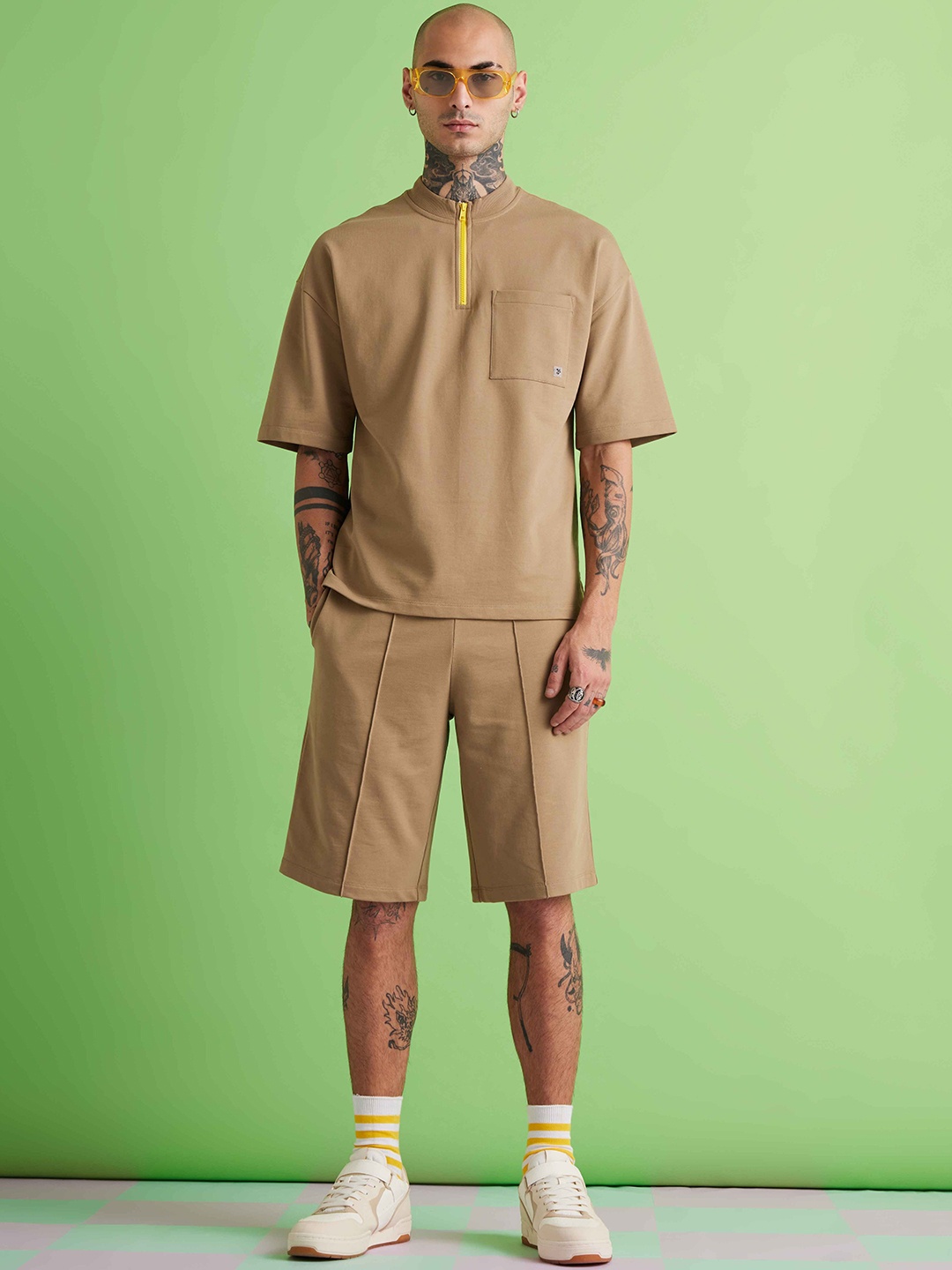 

Muvazo Mock Collar Tshirt With Shorts Co-Ords, Brown