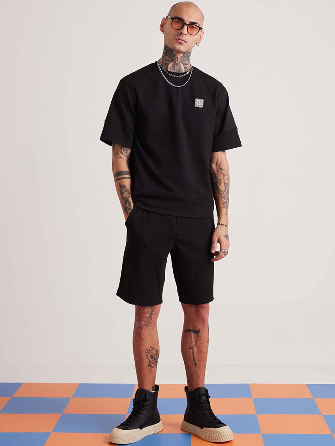 

Muvazo T-Shirt With Shorts Co-Ords, Black