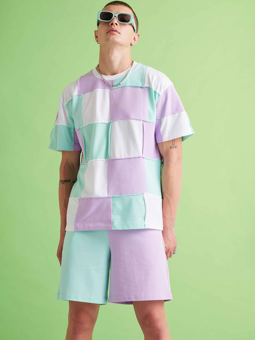 

Muvazo Colourblocked Relaxed Fit Lightweight Tshirt With Shorts Co-Ords, Lavender