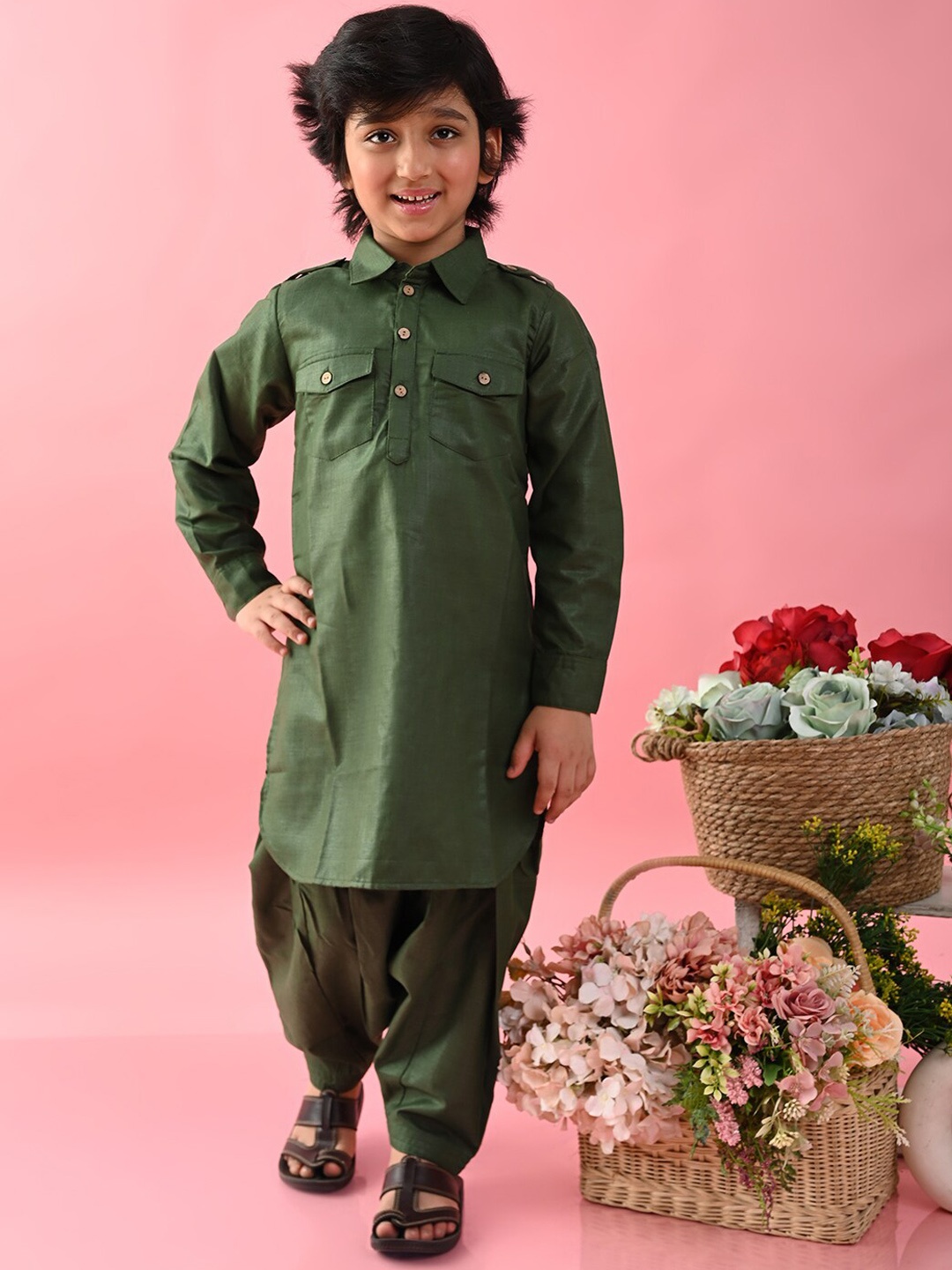 

SAKA DESIGNS Boys Shirt Collar Pathani Kurta with Salwar, Green