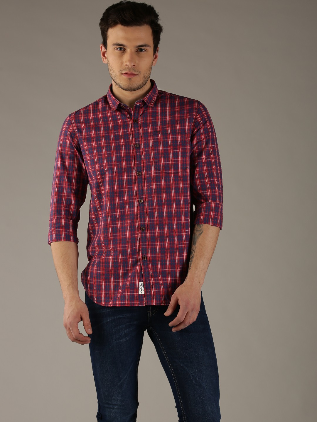 

Flying Machine Men Red & Navy Blue Regular Fit Checked Casual Shirt