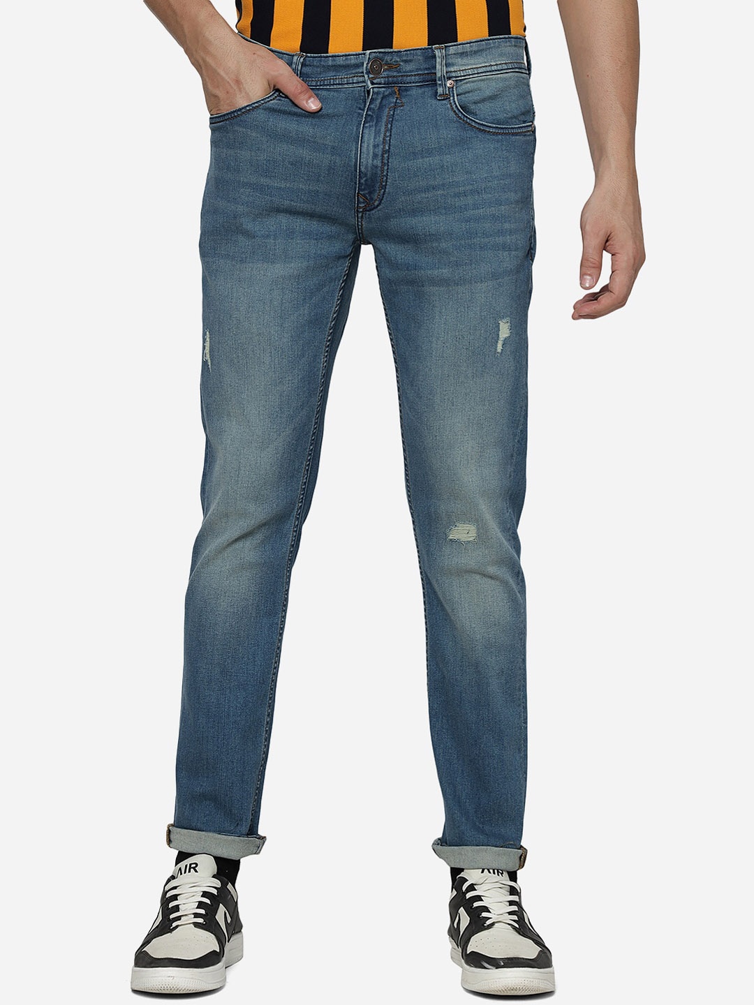 

JADE BLUE Men Slim Fit Mildly Distressed Mid-Rise Heavy Fade Stretchable Jeans