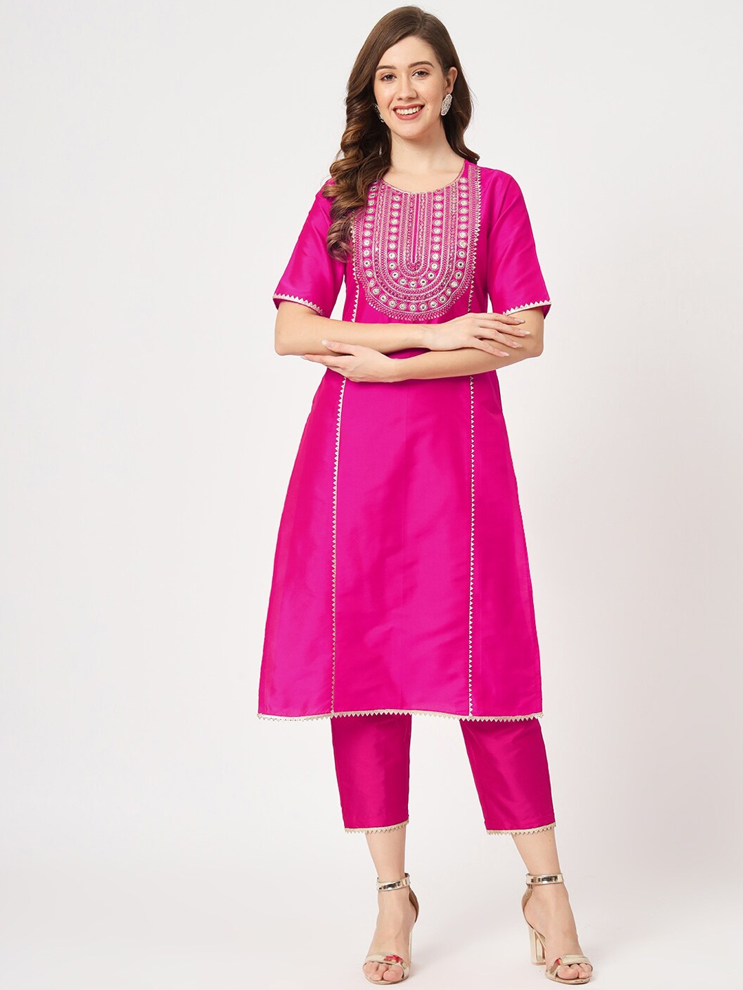 

Pannkh Floral Mirror Work Embroidered Kurta, Pink