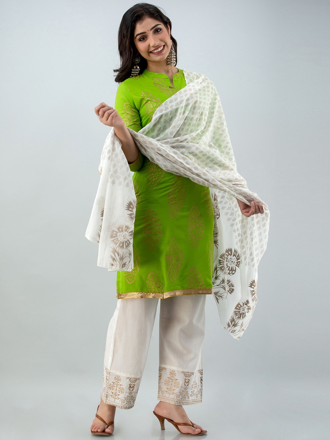 

FABISTA Ethnic Motifs Printed Regular Kurta with Palazzos & With Dupatta, Green