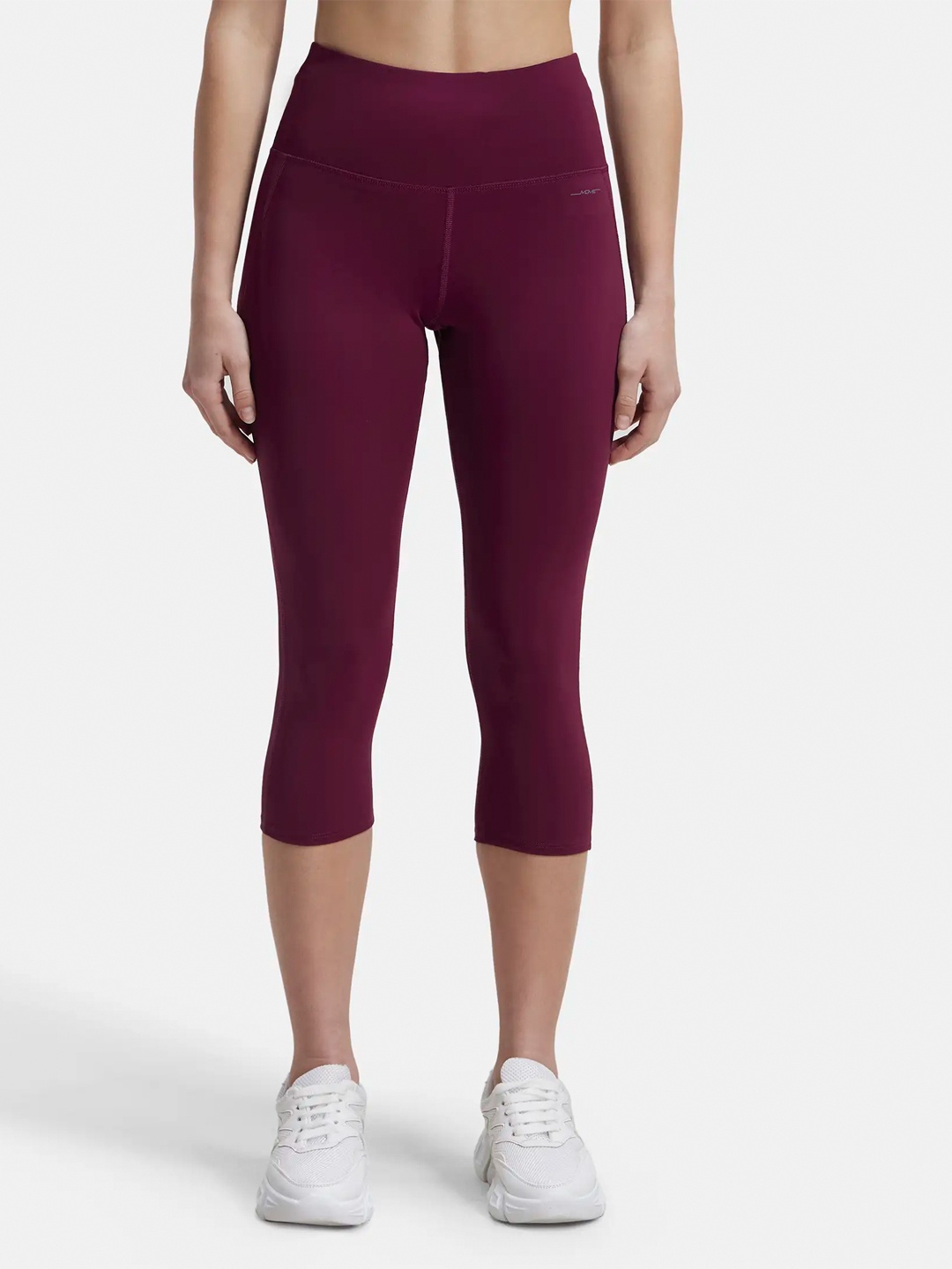 

Jockey Microfiber Stretch Slim Fit Capri with Back Waistband Pocket-MW36, Burgundy