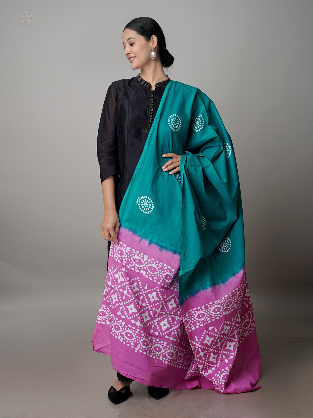 

Unnati Silks Ethnic Motifs Printed Pure Cotton Batik Dupatta, Green