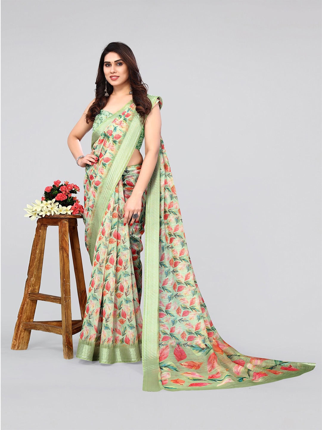 

MIRCHI FASHION Green & Red Floral Printed Zari Saree