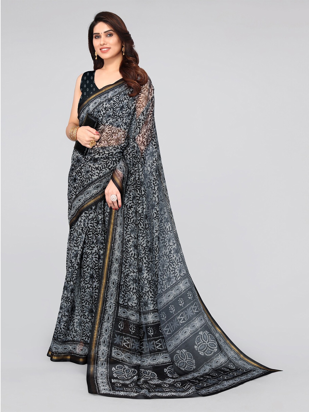 

MIRCHI FASHION Grey & Gold-Toned Batik Printed Zari Saree