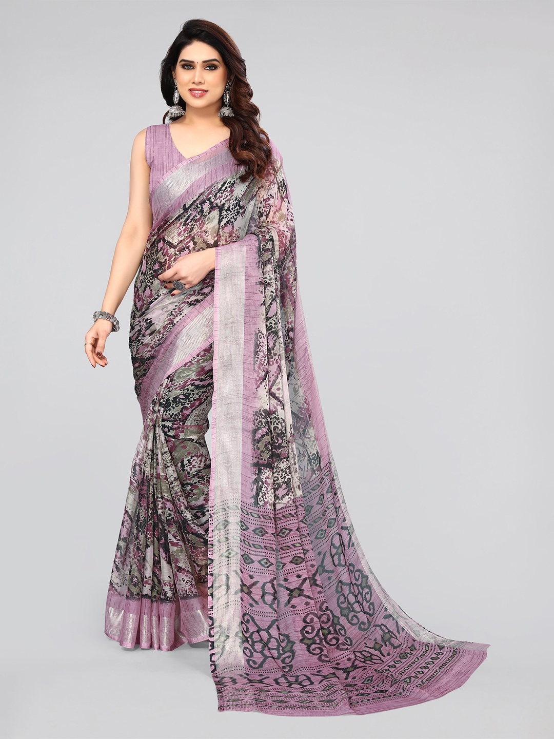 

MIRCHI FASHION Magenta & Green Abstract Printed Zari Saree
