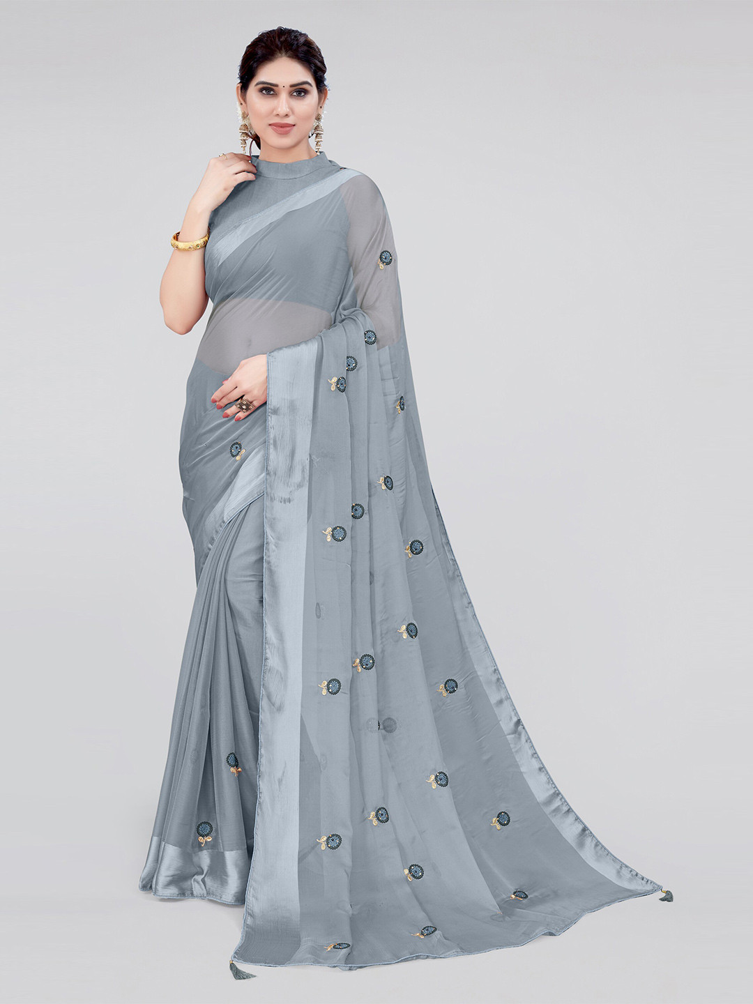 

MIRCHI FASHION Grey & Silver-Toned Floral Embroidered Zari Saree