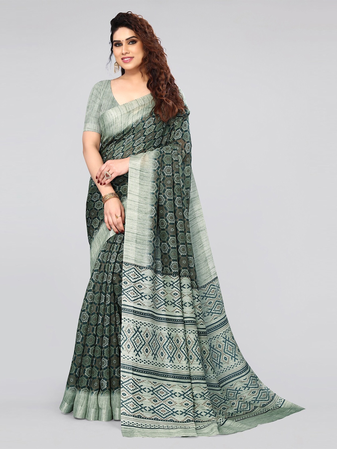 

MIRCHI FASHION Green & Off White Ethnic Motifs Printed Art Silk Saree