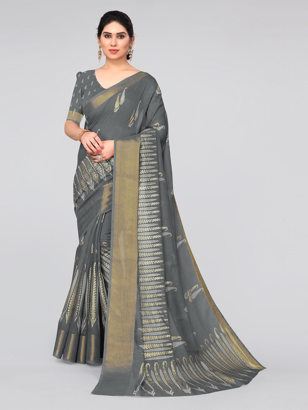 

MIRCHI FASHION Grey & Cream-Coloured Paisley Printed Zari Saree