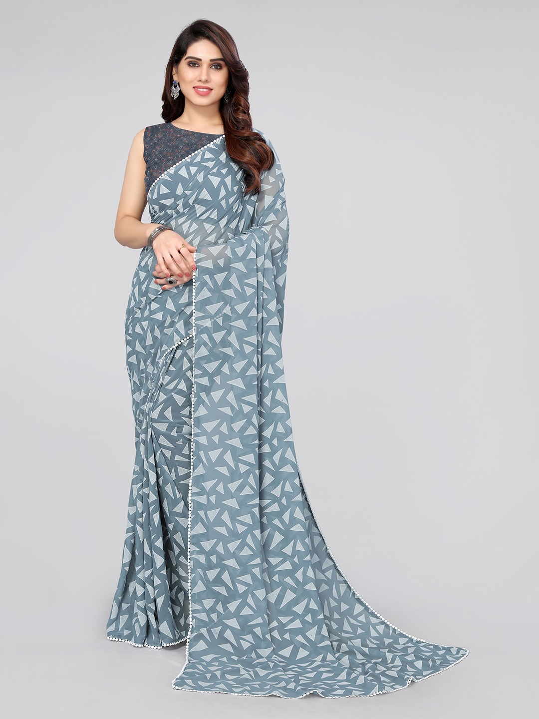 

MIRCHI FASHION Grey Geometric Printed Saree