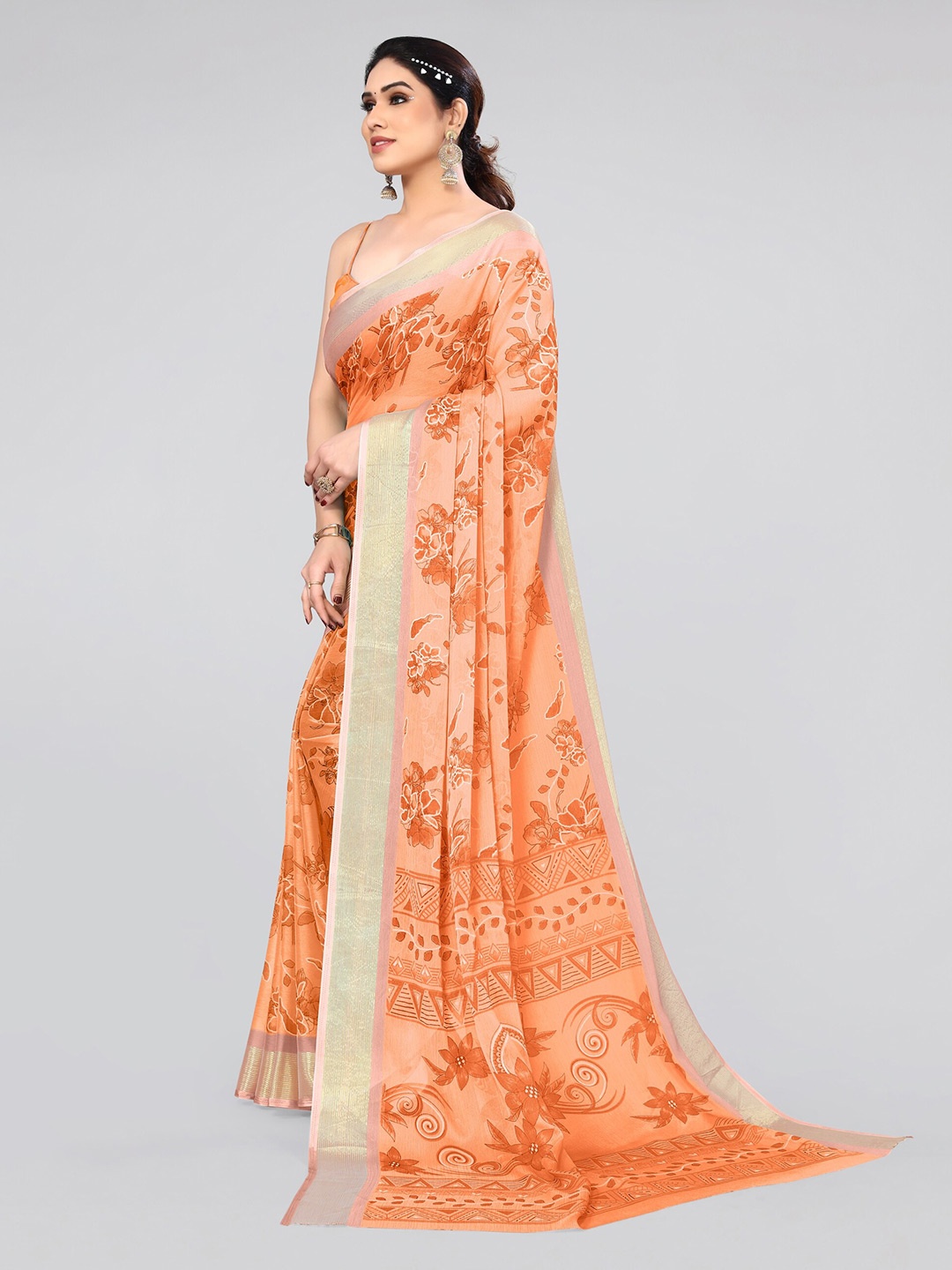 

MIRCHI FASHION Peach-Coloured & White Floral Printed Zari Saree