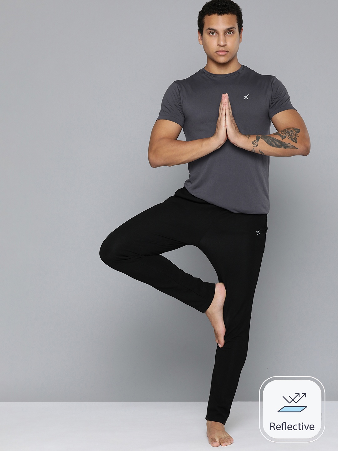 

HRX By Hrithik Roshan Seamless Rapid-Dry Slim Fit Yoga T-shirt, Black
