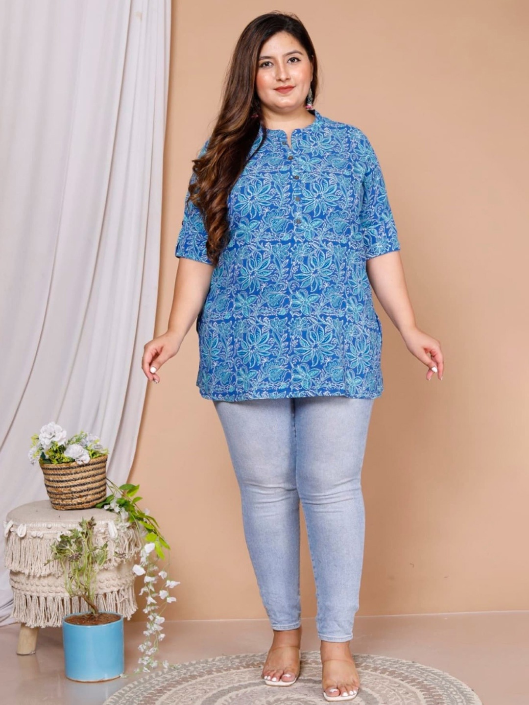 

Swasti Plus Size Floral Printed Pure Cotton Kurti, Blue