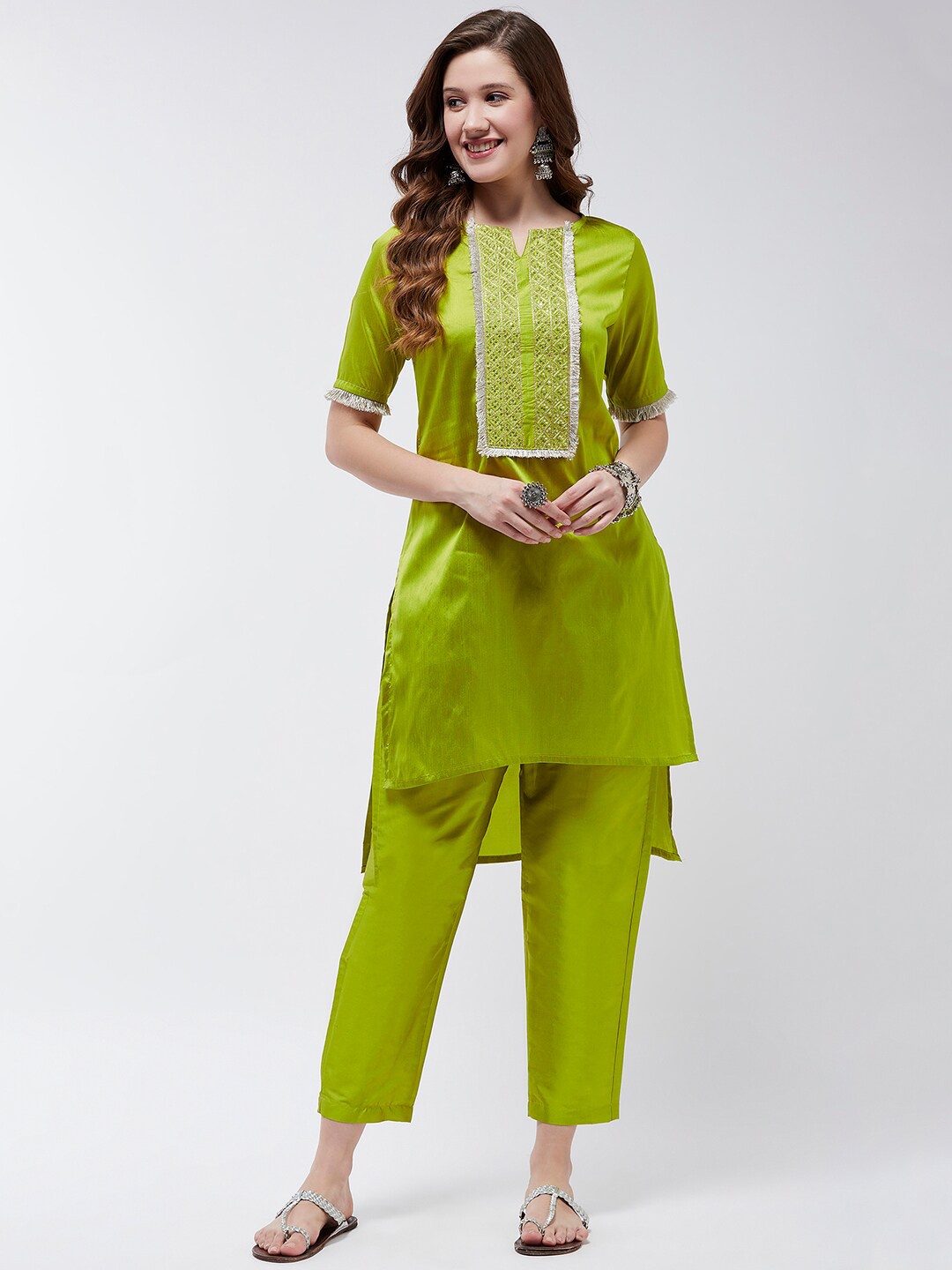 

Pannkh Ethnic Motifs Embroidered Sequinned Art Silk Straight Kurta With Trousers, Green