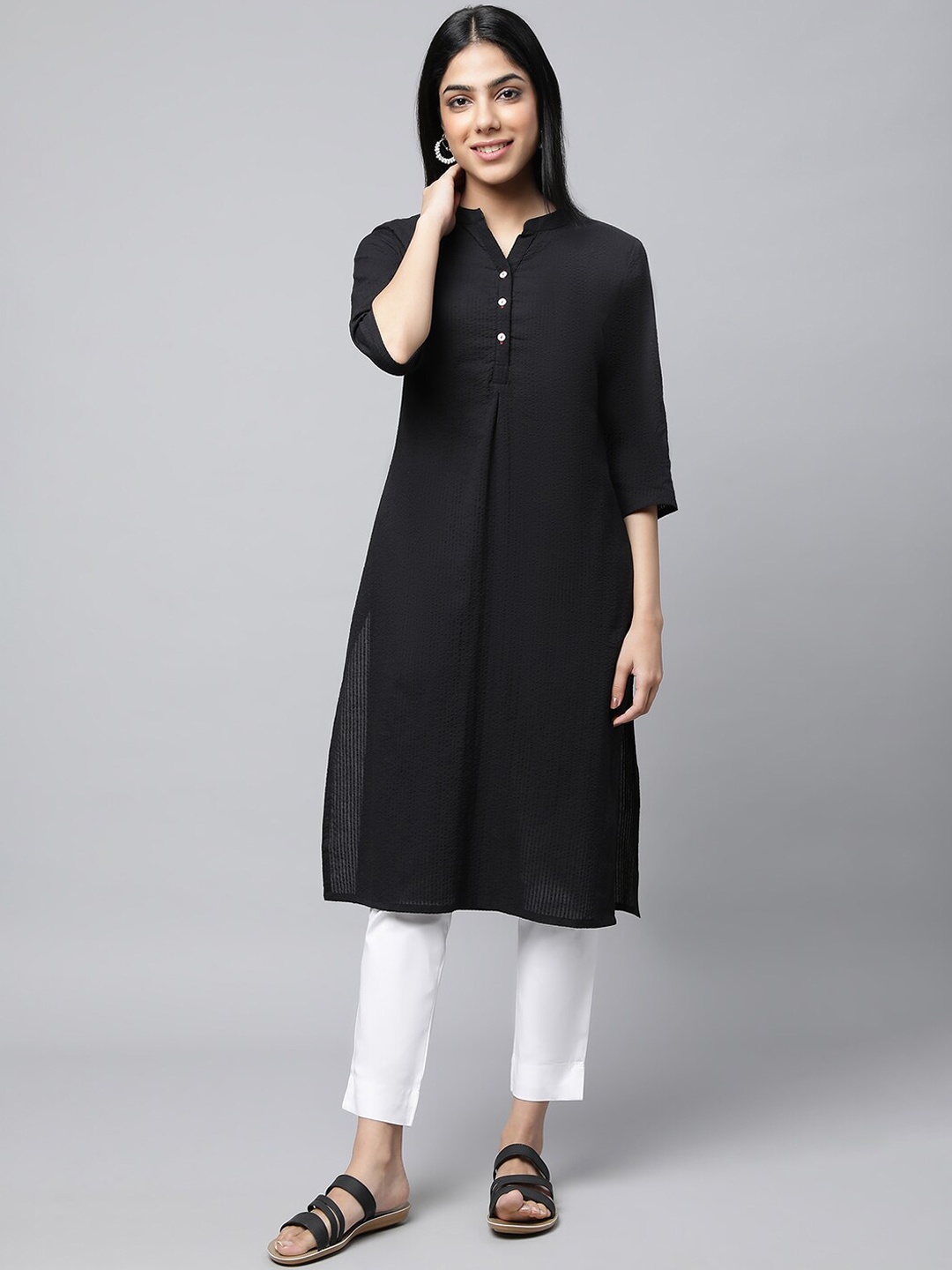 

AURELIA Self Design Mandarin Collar Regular Kurta With Trousers, Black