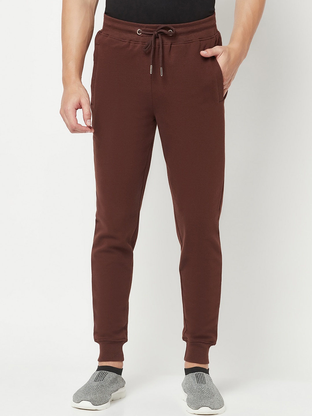 

THE DAILY OUTFITS Men Slim Fit Pure Cotton Joggers, Coffee brown