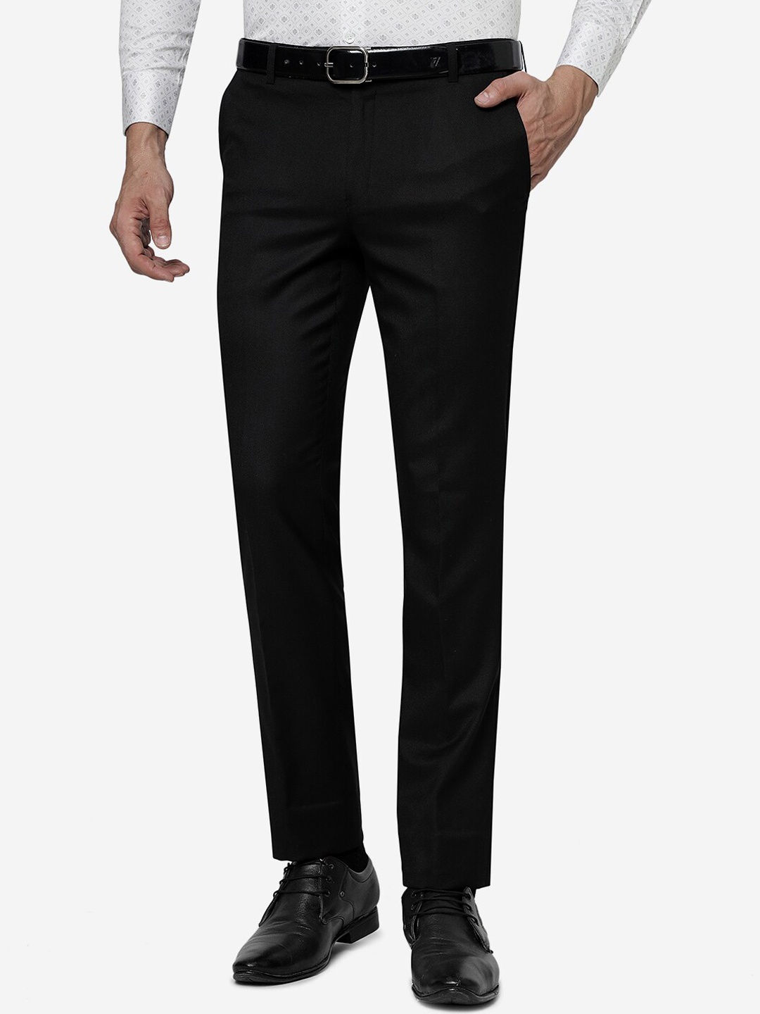 

METAL Men Mid-Rise Plain Slim Fit Formal Trousers, Black