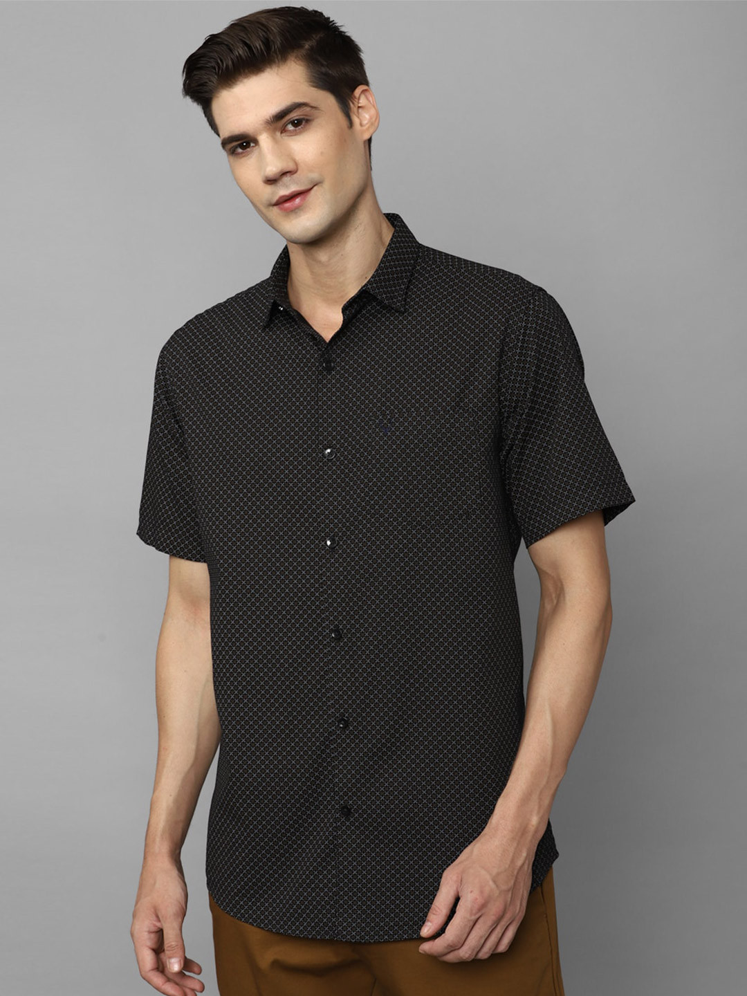 

Allen Solly Slim Fit Micro Ditsy Printed Pure Cotton Casual Shirt, Black