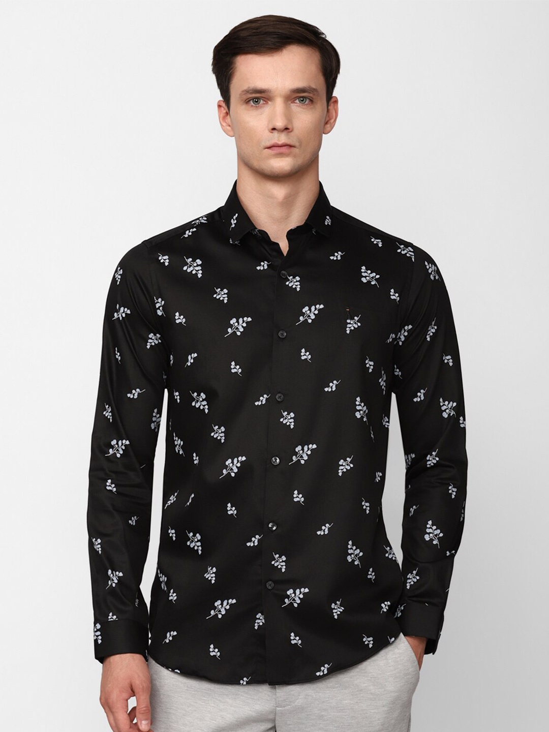 

SIMON CARTER LONDON Slim Fit Opaque Printed Pure Cotton Casual Shirt, Black