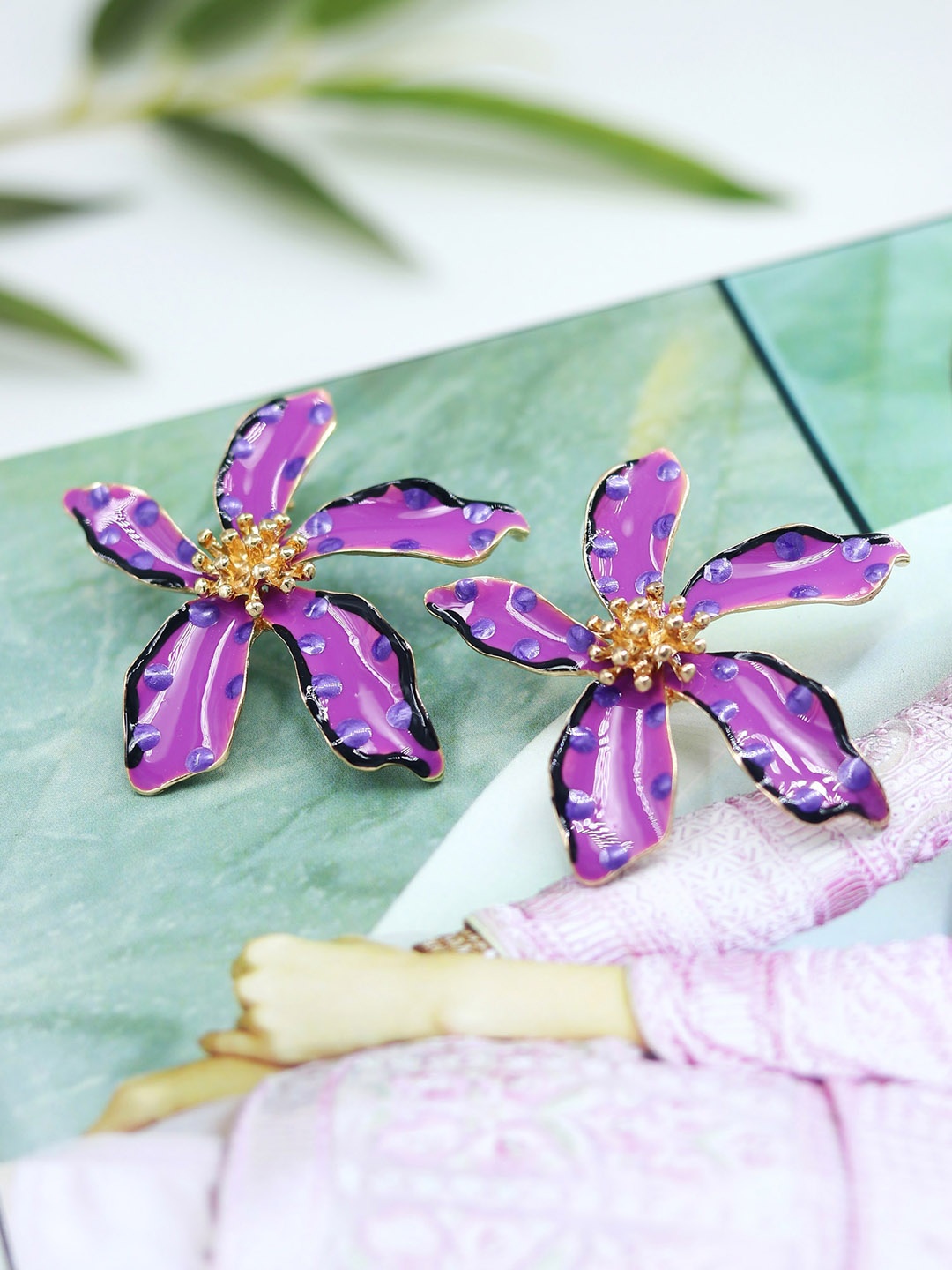 

Bellofox Contemporary Studs Earrings, Purple