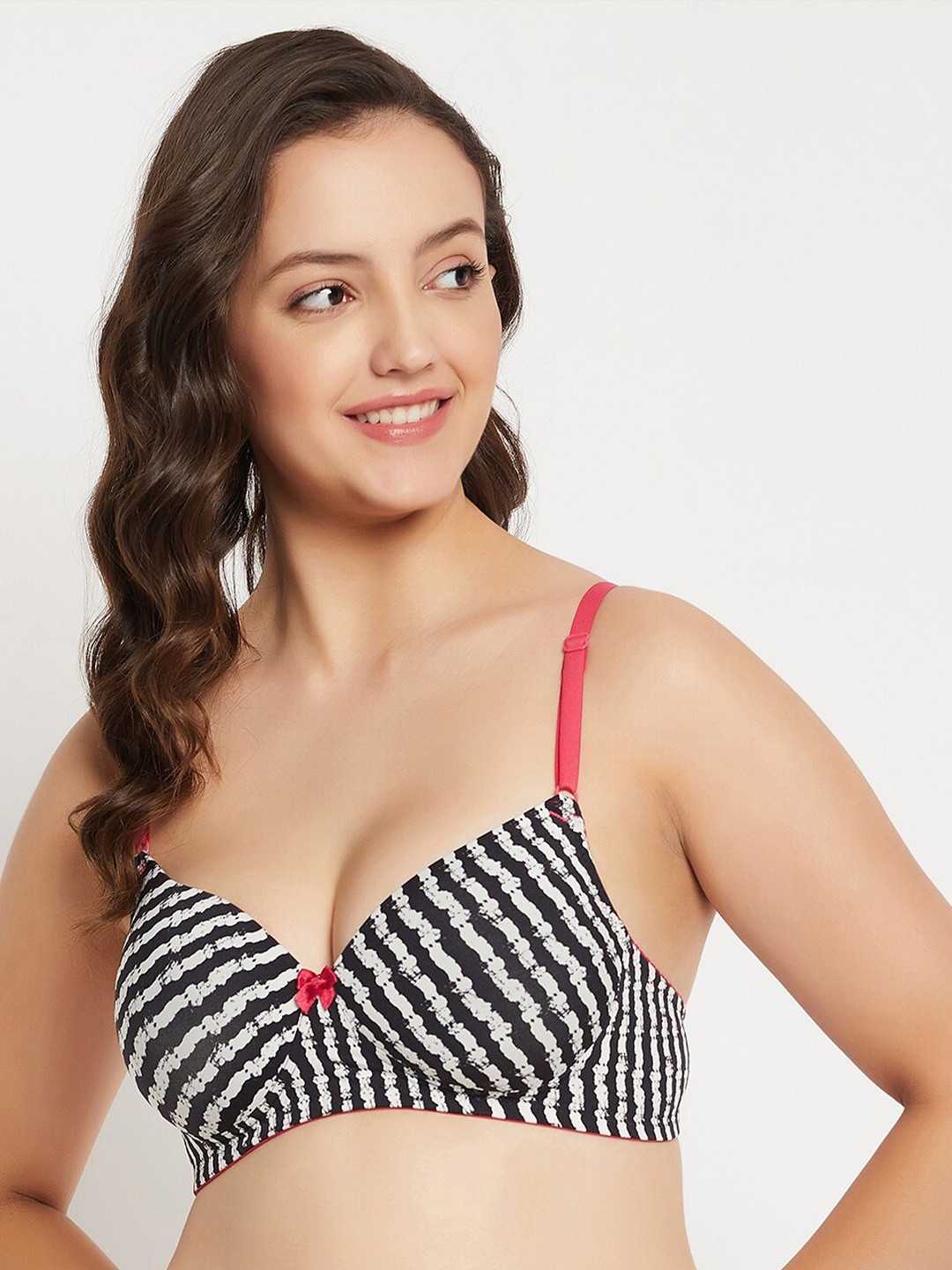 

Clovia Black & White Striped Full Coverage Lightly Padded Non-Wired T-shirt Bra