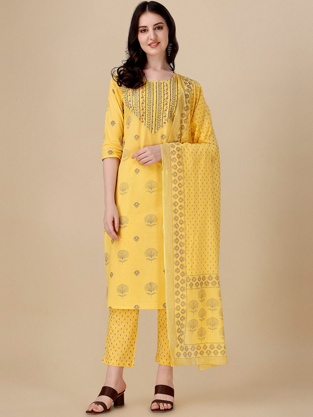 

Kasak Floral Printed Regular Pure Cotton Kurta with Trousers & Dupatta, Yellow