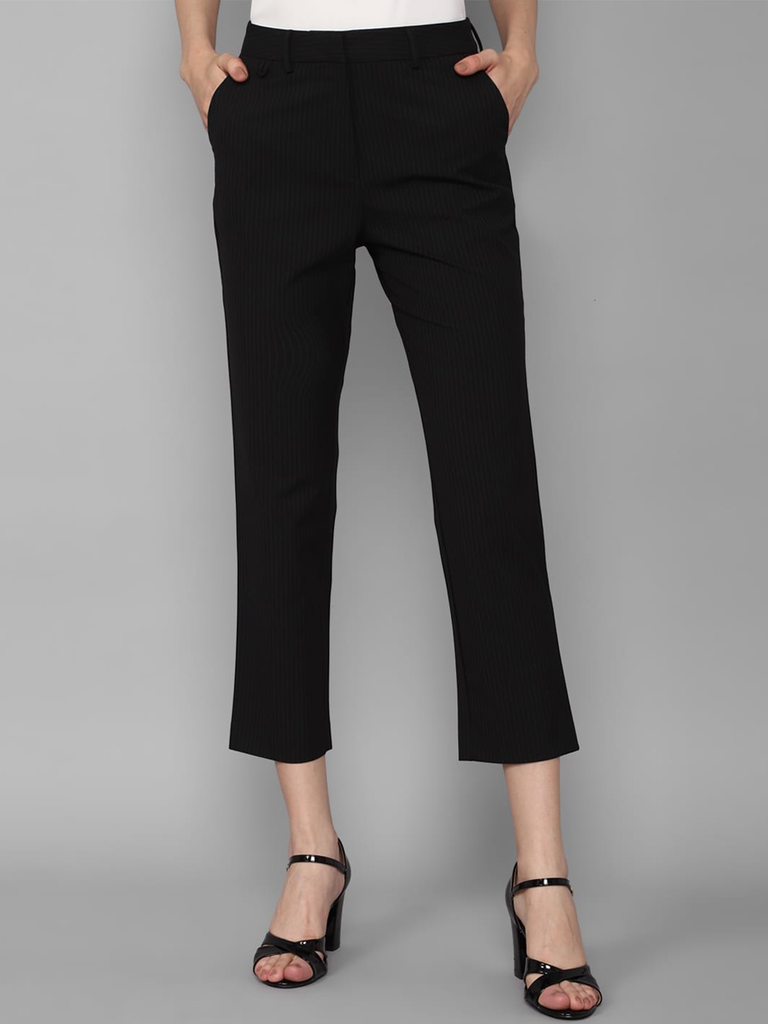 

Allen Solly Woman Mid-Rise Casual Cropped Trousers, Black