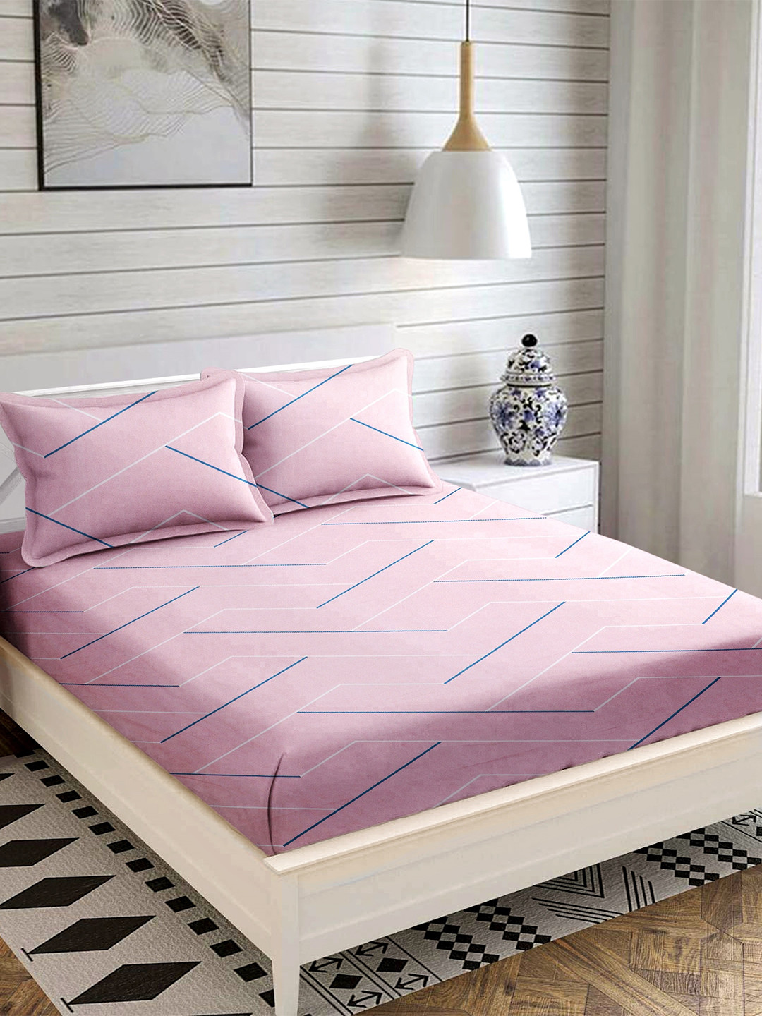

MODEFE Peach-Coloured Geometric Microfiber 180 TC Queen Bedsheet With 2 Pillow Covers