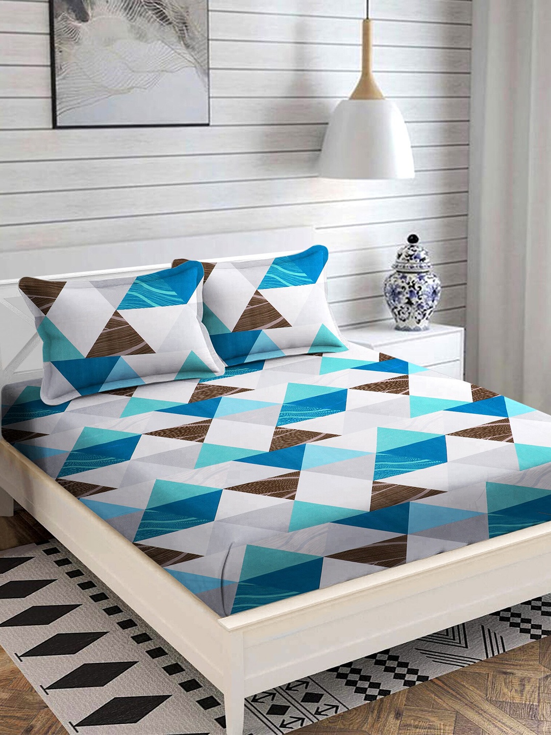 

MODEFE Blue & Grey Geometric Microfiber 180 TC Queen Bedsheet With 2 Pillow Covers
