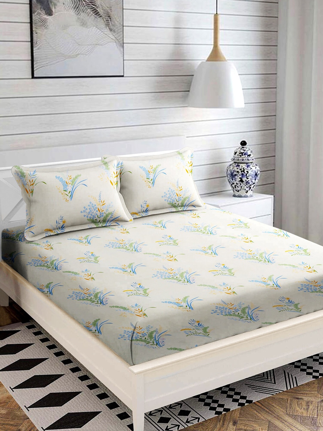 

MODEFE Cream-Coloured & Blue Floral Microfiber 180 TC Queen Bedsheet With 2 Pillow Covers