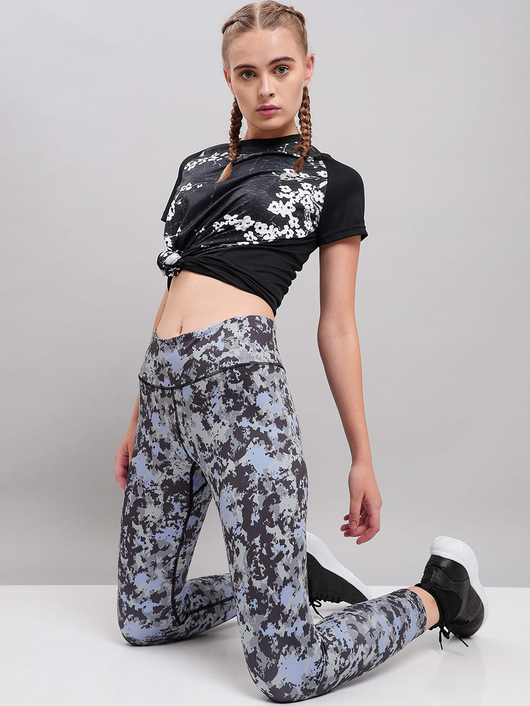 

Technosport Women High-Rise Printed Antimicrobial Dri-Fit Sports Tights with a Side Pocket, Black