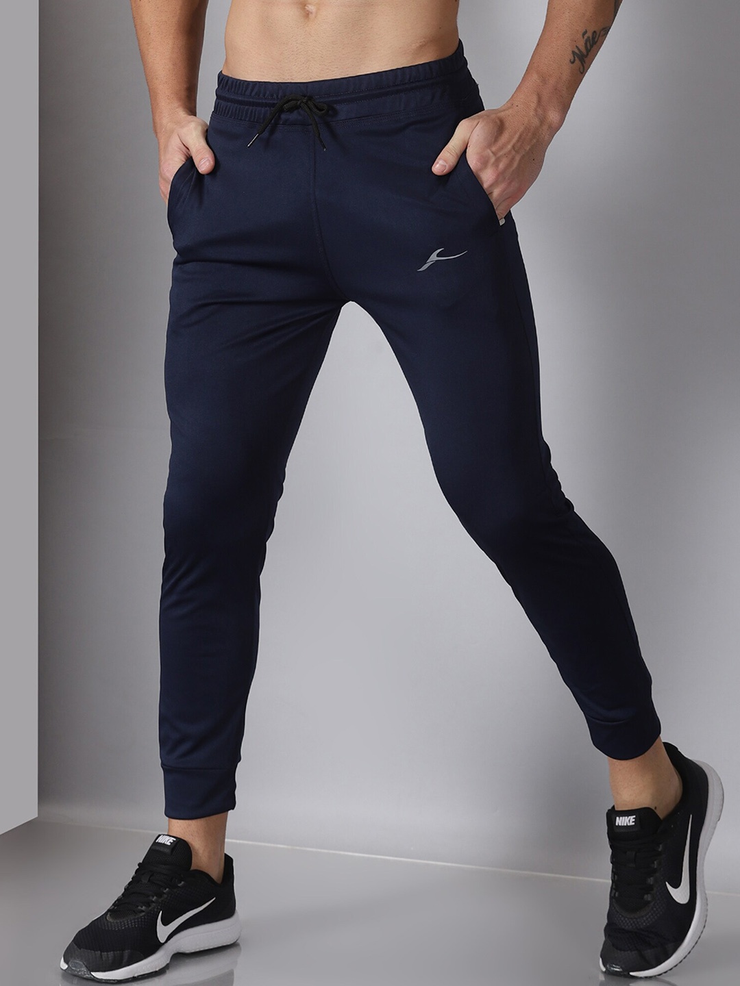 

KRAASA Men Mid Rise Joggers, Navy blue