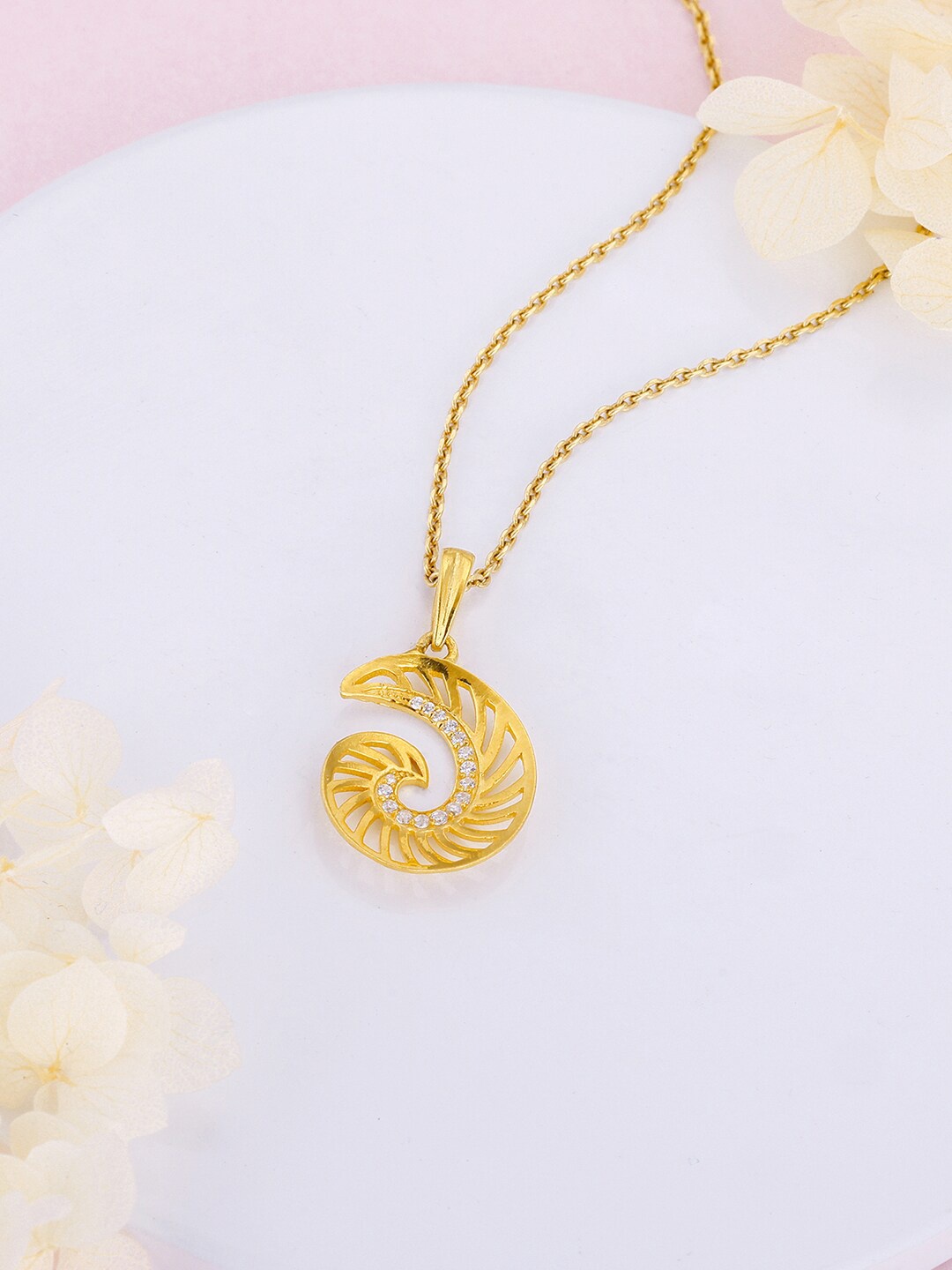 

GIVA Gold-Plated Golden Whirling Winds Pendant With Link Chain