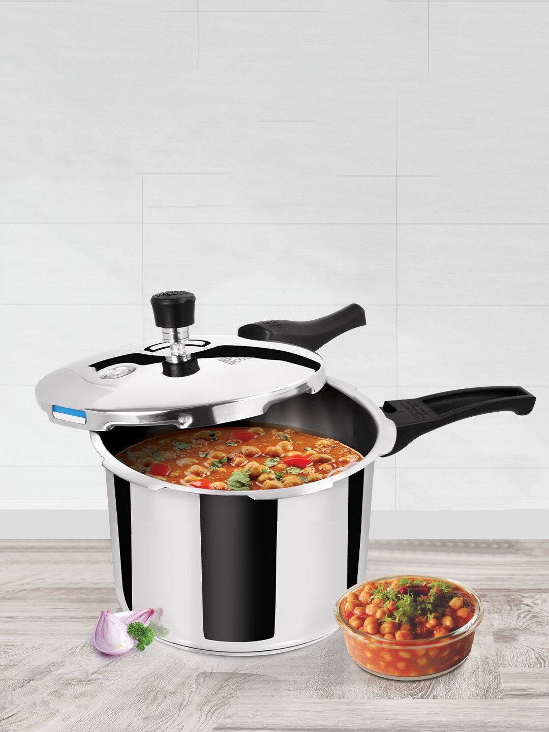

Milton Pro Cook Triply Pressure Cooker With Outer Lid 3L, Silver
