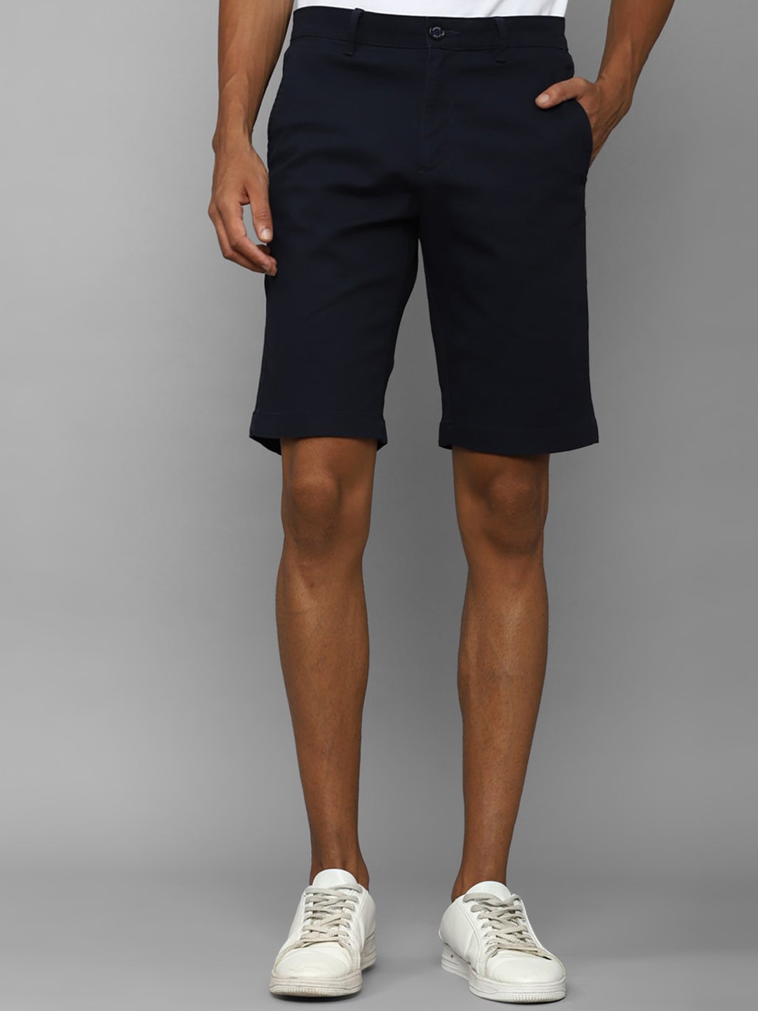 

Allen Solly Men Slim Fit Pure Cotton Shorts, Navy blue