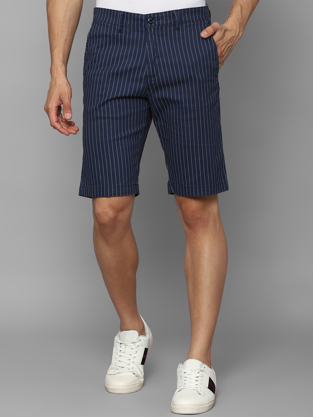 

Allen Solly Men Striped Slim Fit Pure Cotton Chino Shorts, Navy blue