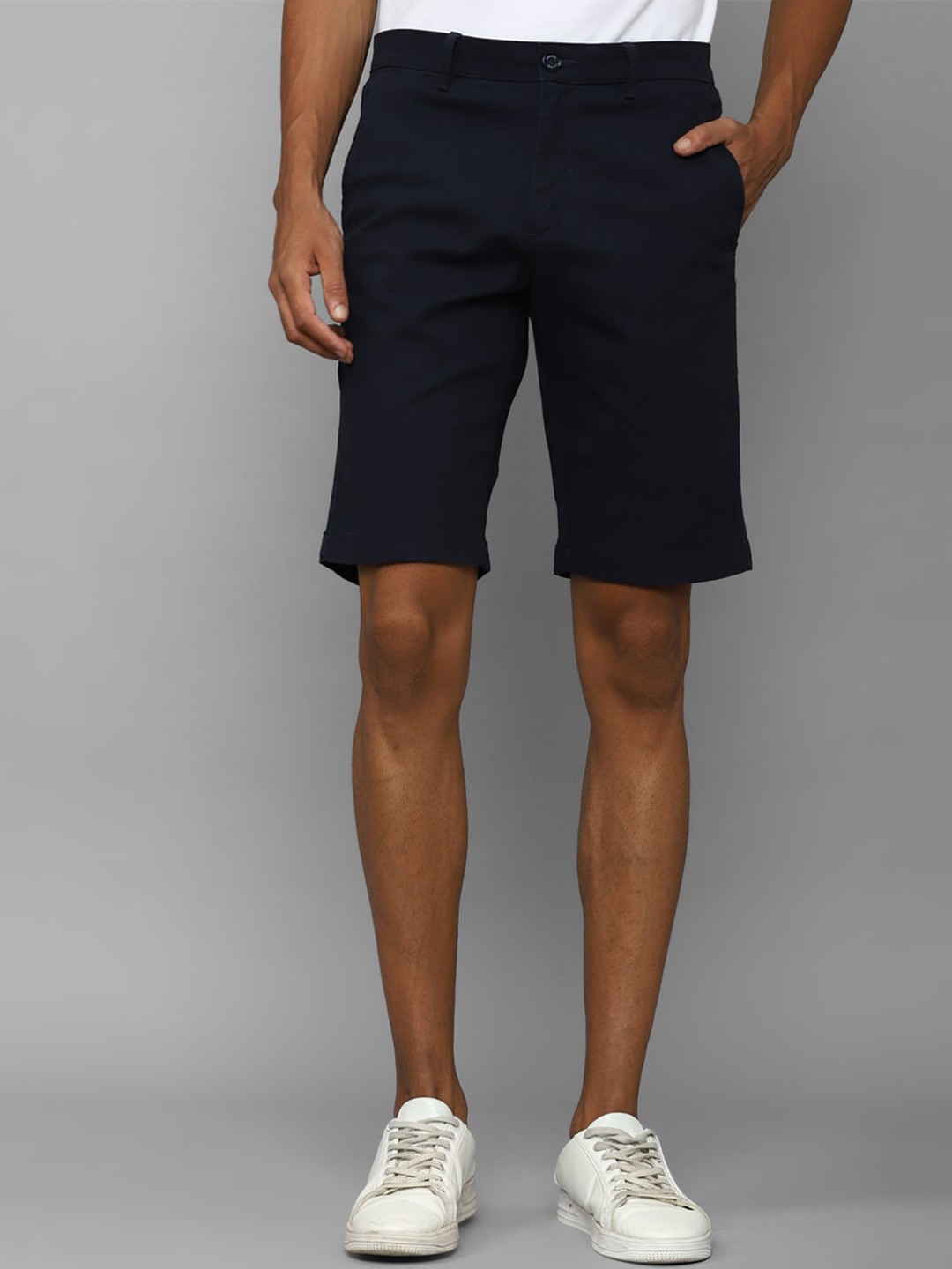

Allen Solly Men Slim Fit Pure Cotton Shorts, Navy blue