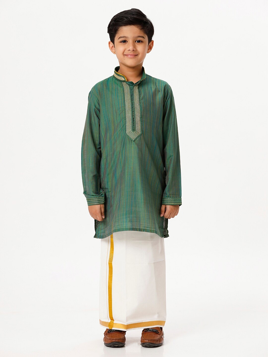 

Ramraj Boys Striped Kurta With Veshti, Green