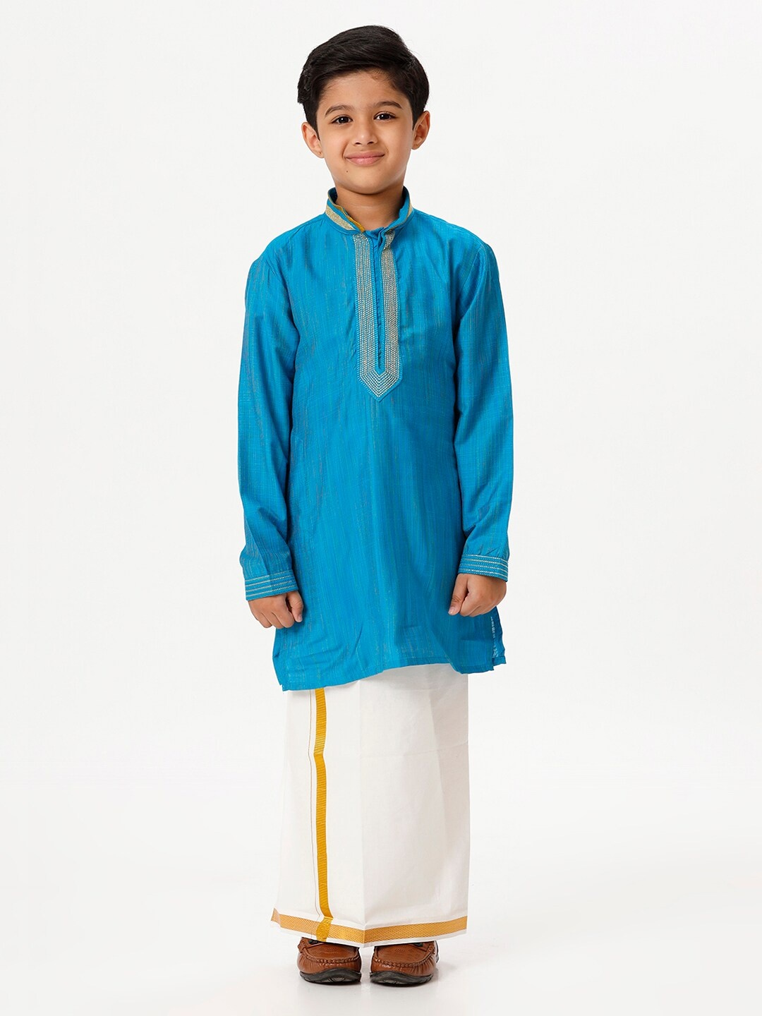 

Ramraj Boys Mandarin Collar Straight Kurta With Veshti, Blue