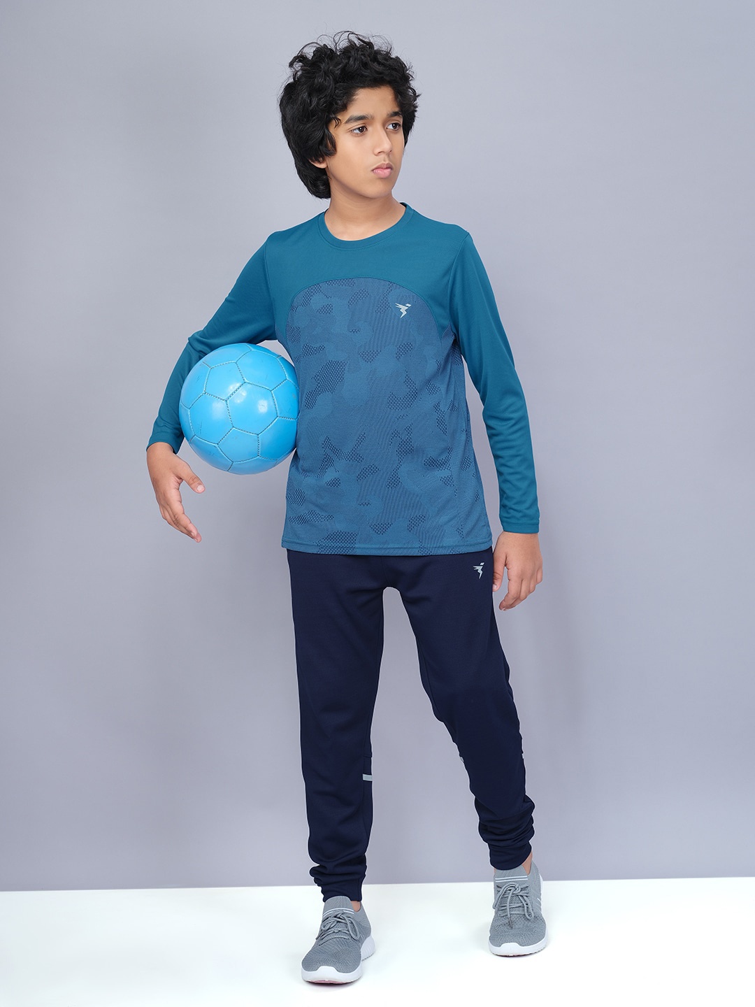 

Technosport Boys Abstract Printed Antimicrobial Slim Fit Sports T-shirt, Teal