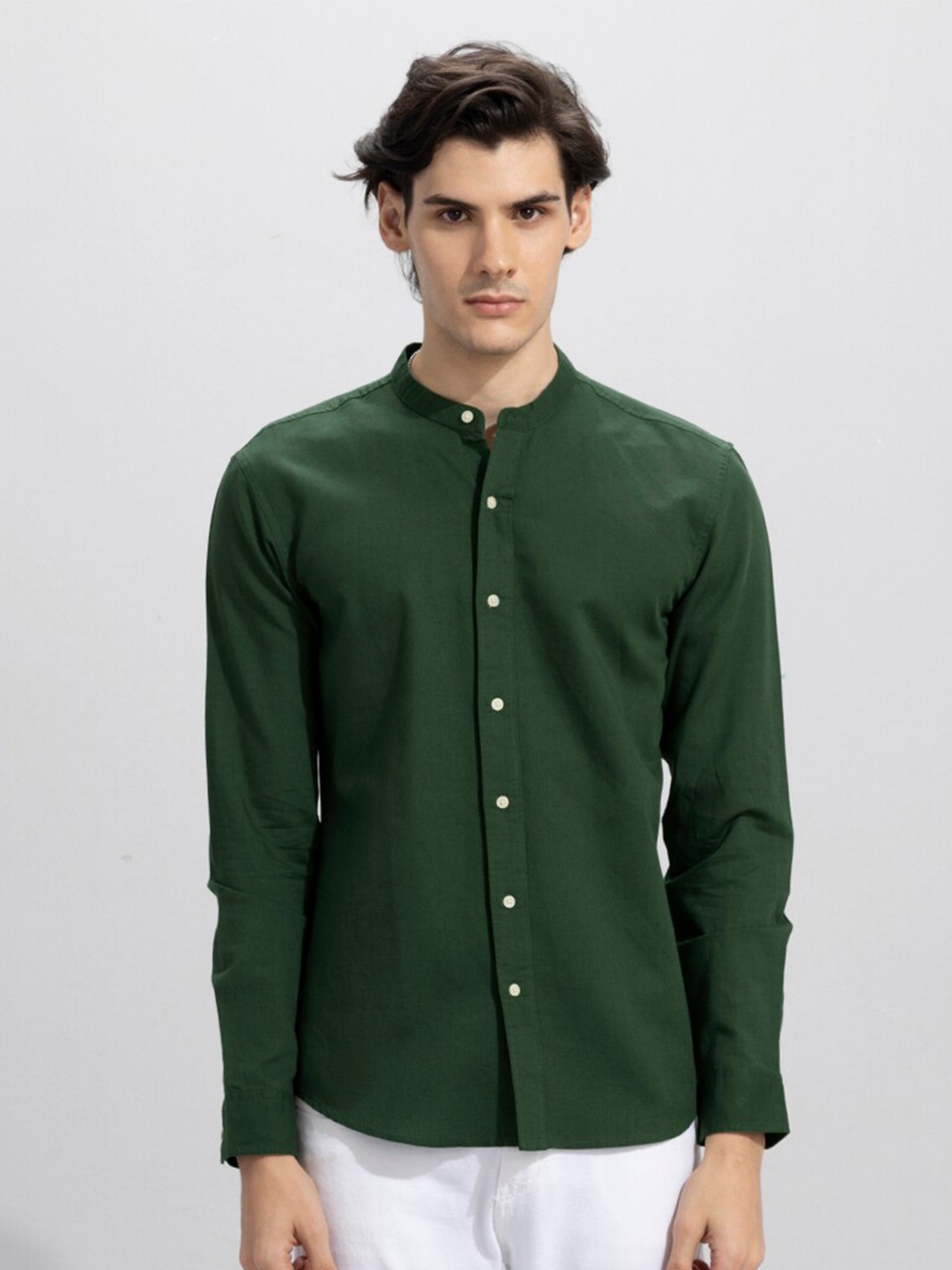 

Snitch Green Classic Slim Fit Opaque Linen Casual Shirt