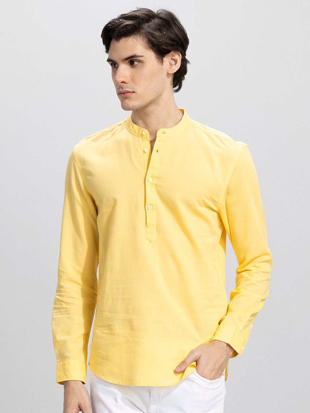 

Snitch Yellow Classic Slim Fit Opaque Linen Casual Shirt