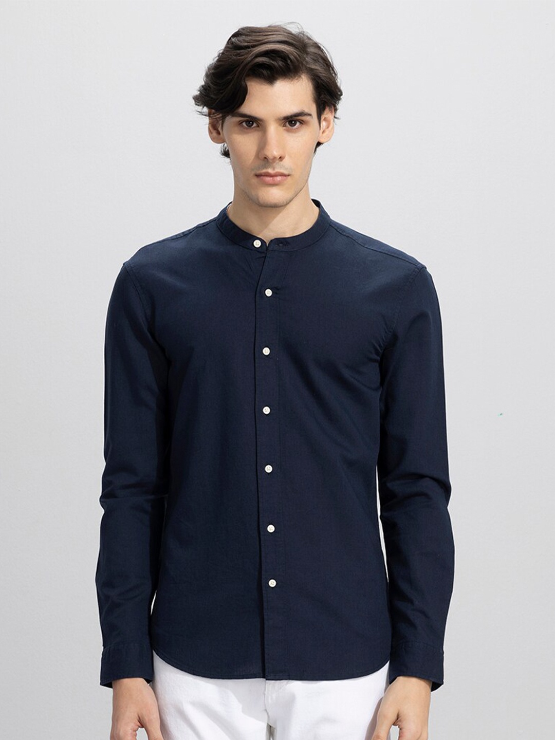 

Snitch Navy Blue Classic Slim Fit Opaque Linen Casual Shirt